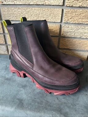 Sorel Brex Chelsea Boot, Cinder/Black, size 10, GUC